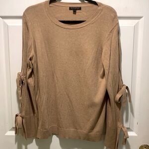 Chic Tan Long Tied Sleeved Banana Republic Sweater Women’s XL